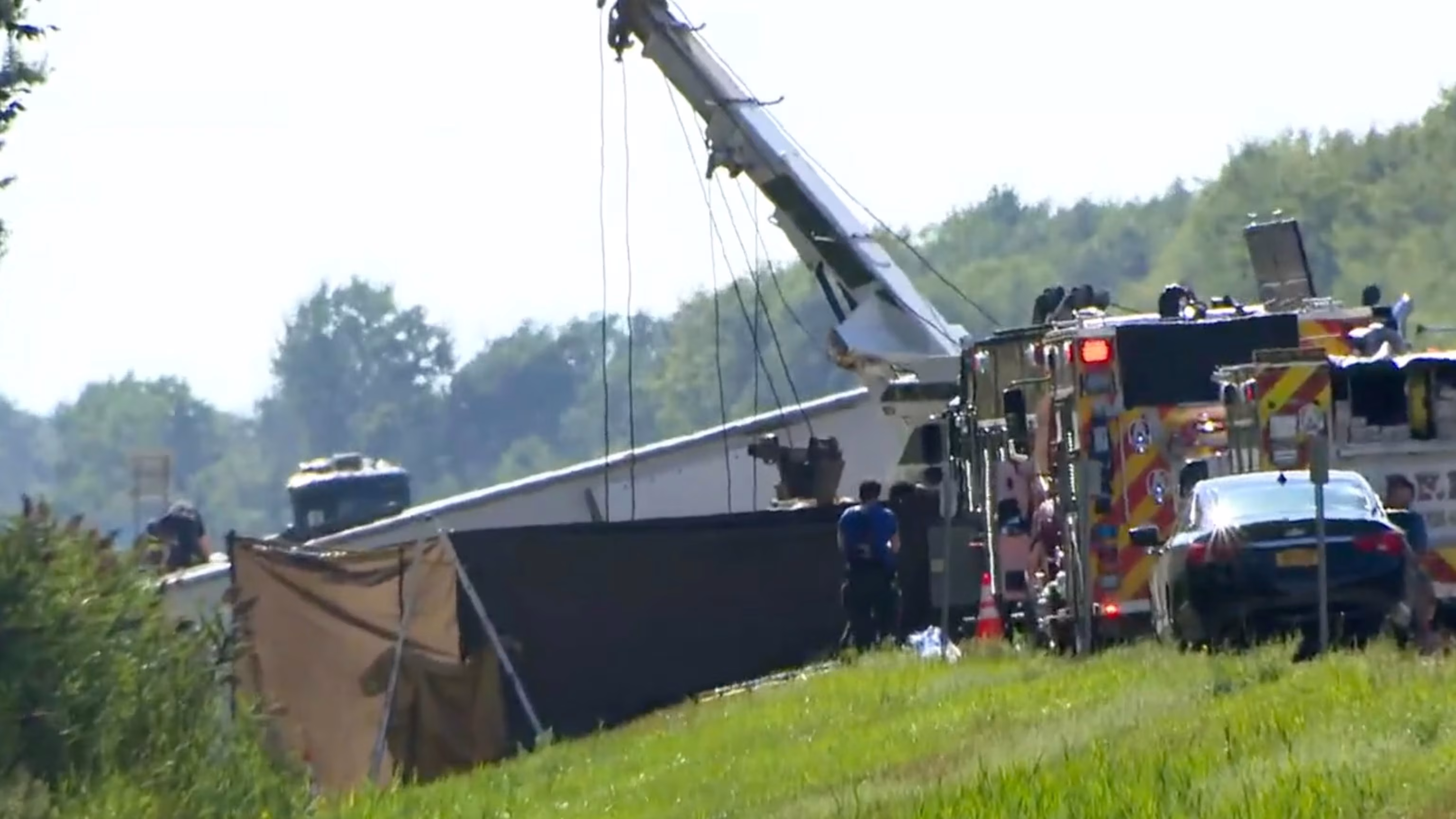 Police report at least five fatalities in tour bus crash returning from Niagara Falls